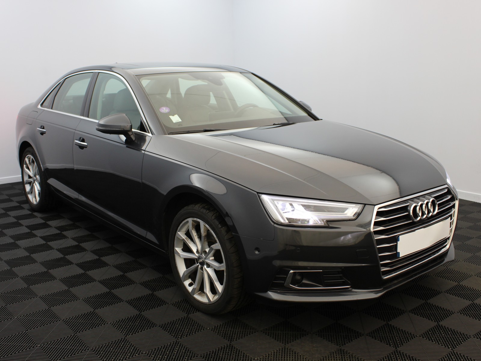 AUDI - A4 - #181617 - 1