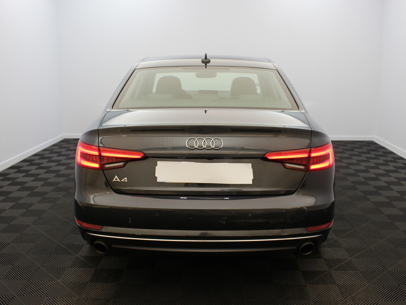 AUDI - A4 - #181617 - 5