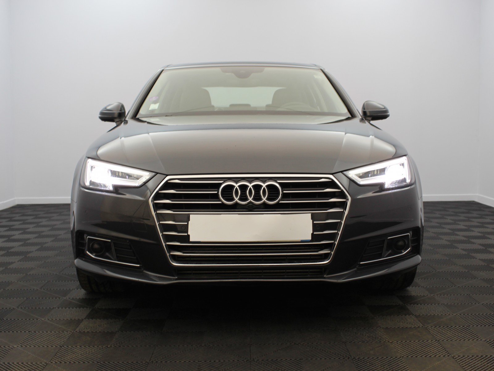 AUDI - A4 - #181617 - 4