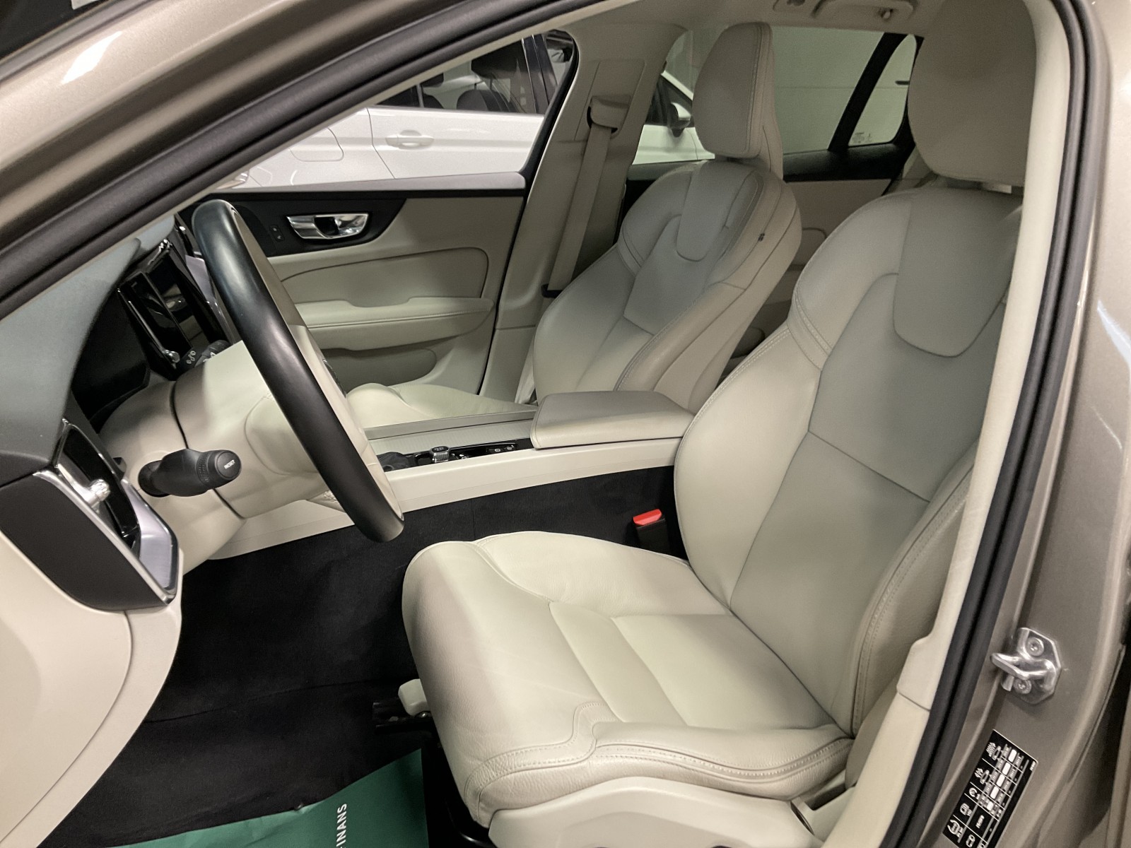 VOLVO - V60 CROSS COUNTRY - #181758 - 7