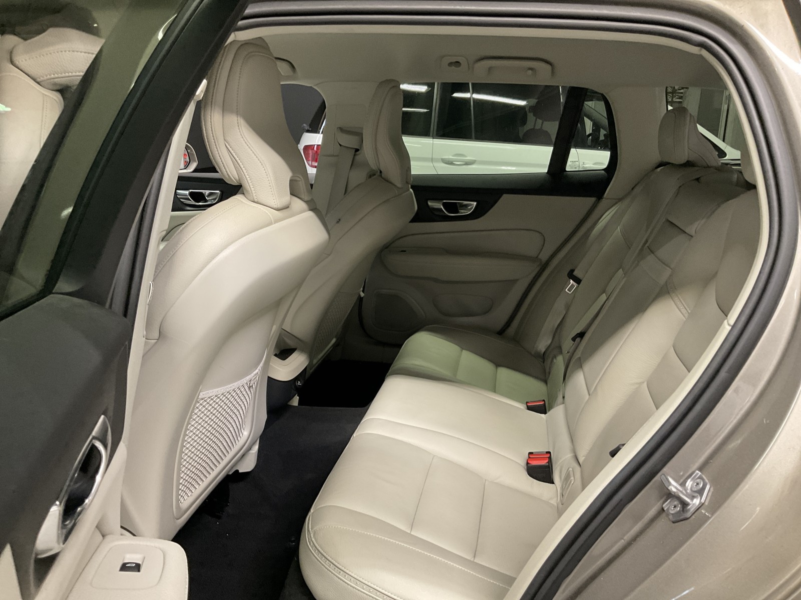 VOLVO - V60 CROSS COUNTRY - #181758 - 8
