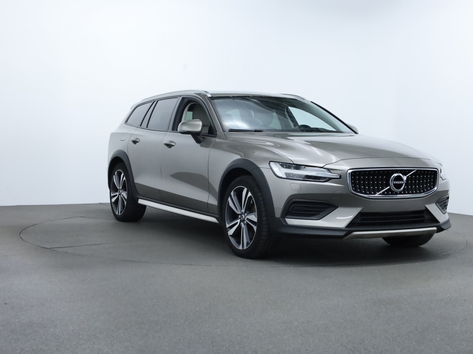 VOLVO - V60 CROSS COUNTRY - #181758 - 1