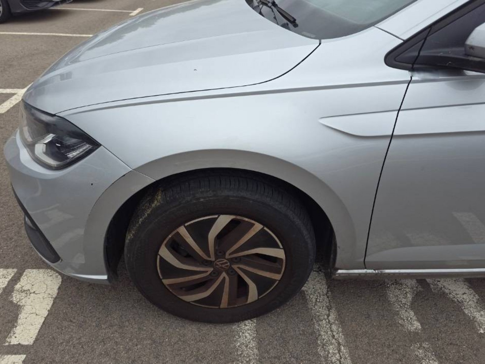 VOLKSWAGEN - POLO - #842797 - 22