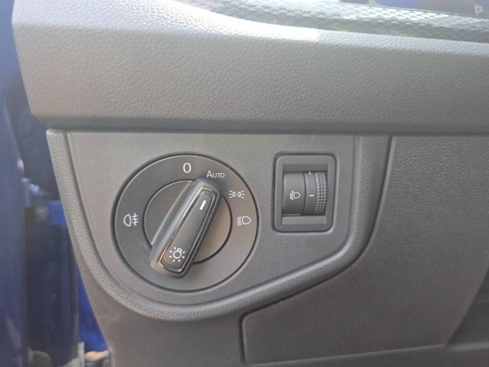 VOLKSWAGEN - POLO - #842755 - 7