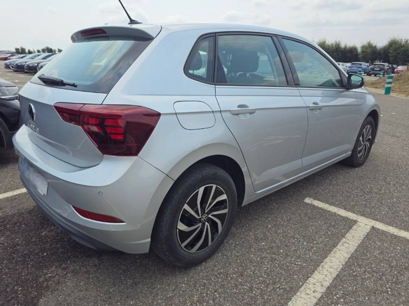 VOLKSWAGEN - POLO - #842796 - 4