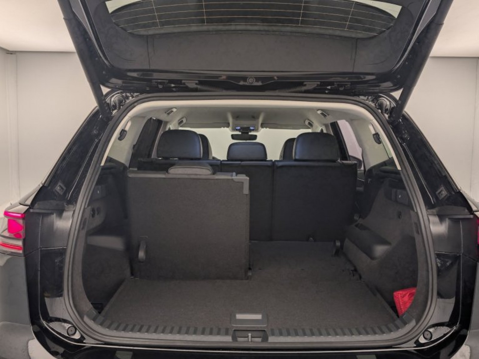 VOLKSWAGEN - Tayron - #842918 - 8