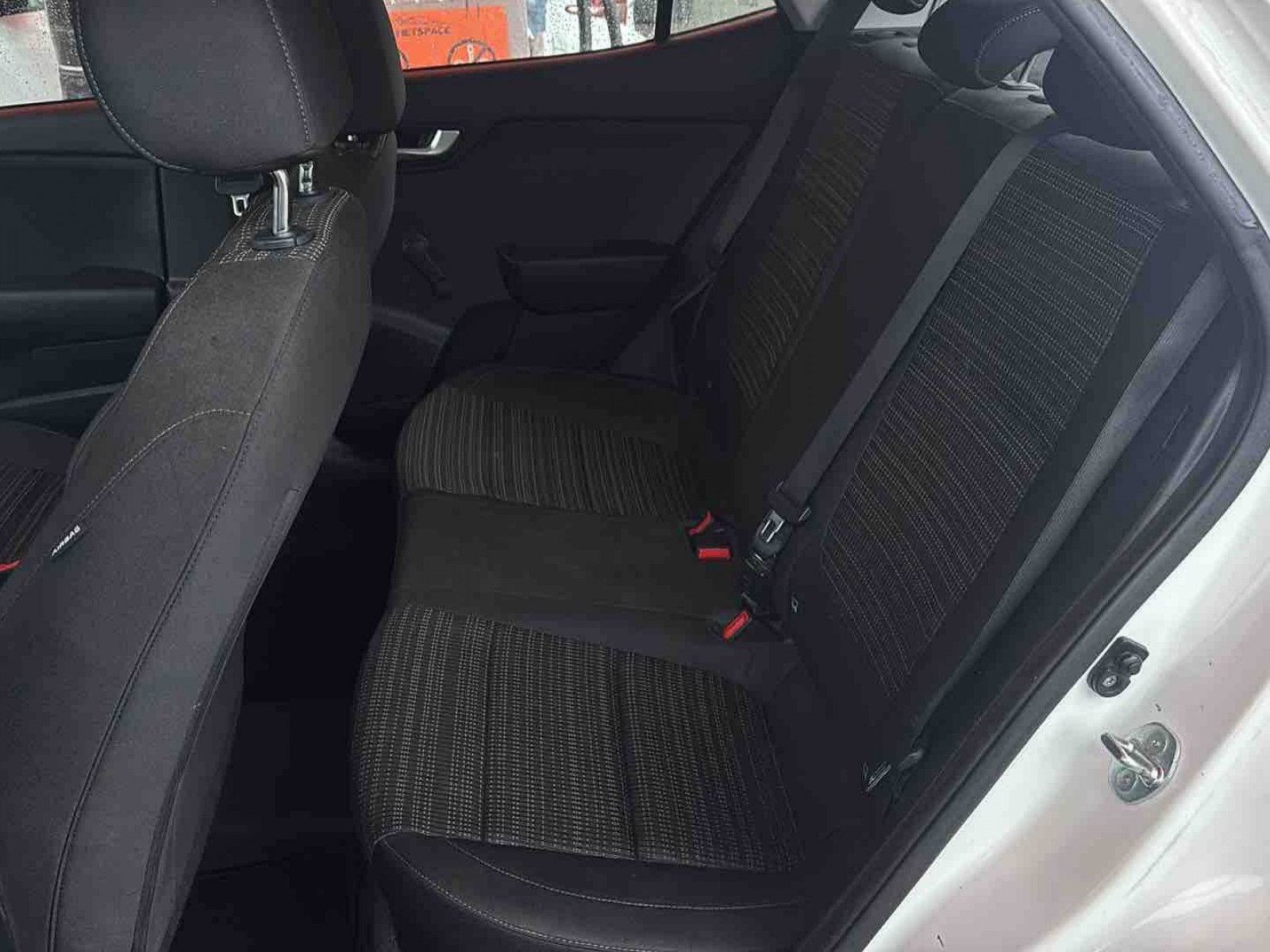 KIA - STONIC - #842952 - 8