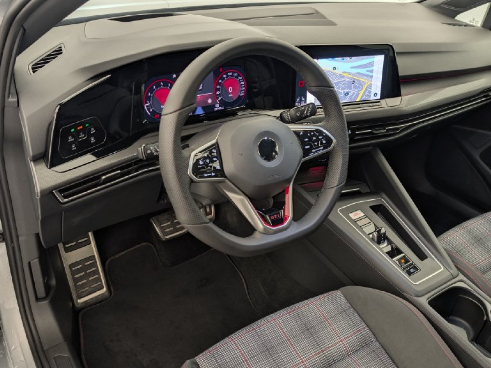 VOLKSWAGEN - GOLF 8 - #843190 - 24