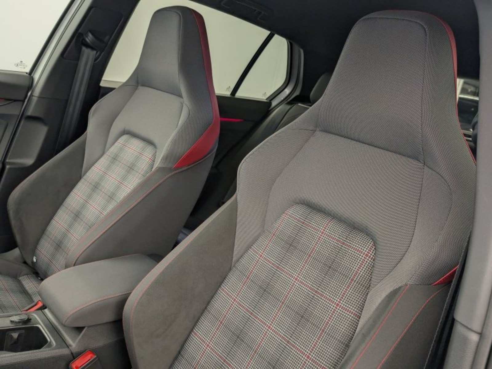 VOLKSWAGEN - GOLF 8 - #843190 - 25