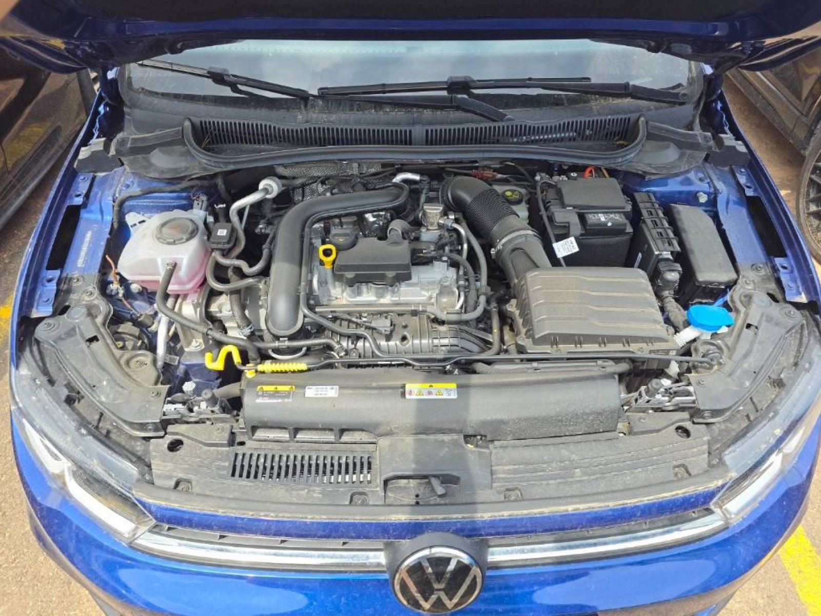 VOLKSWAGEN - POLO - #842755 - 33