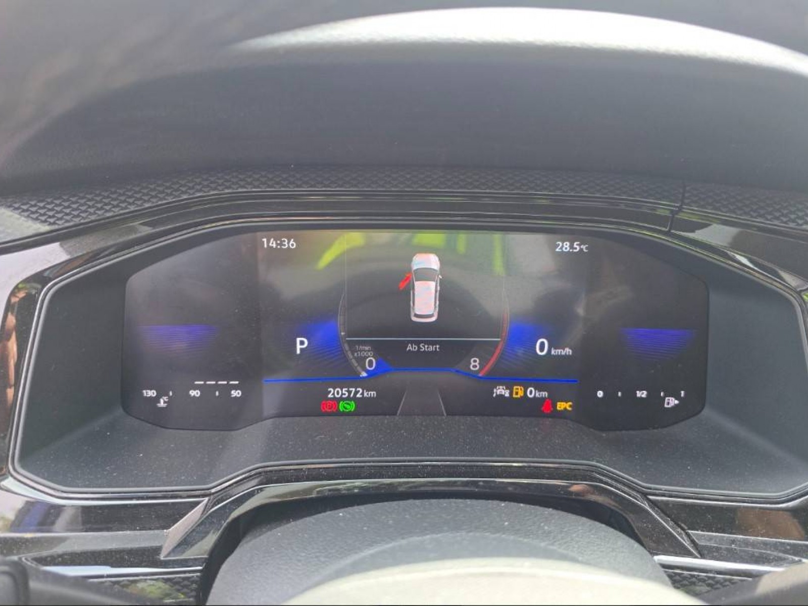 VOLKSWAGEN - POLO - #842755 - 25