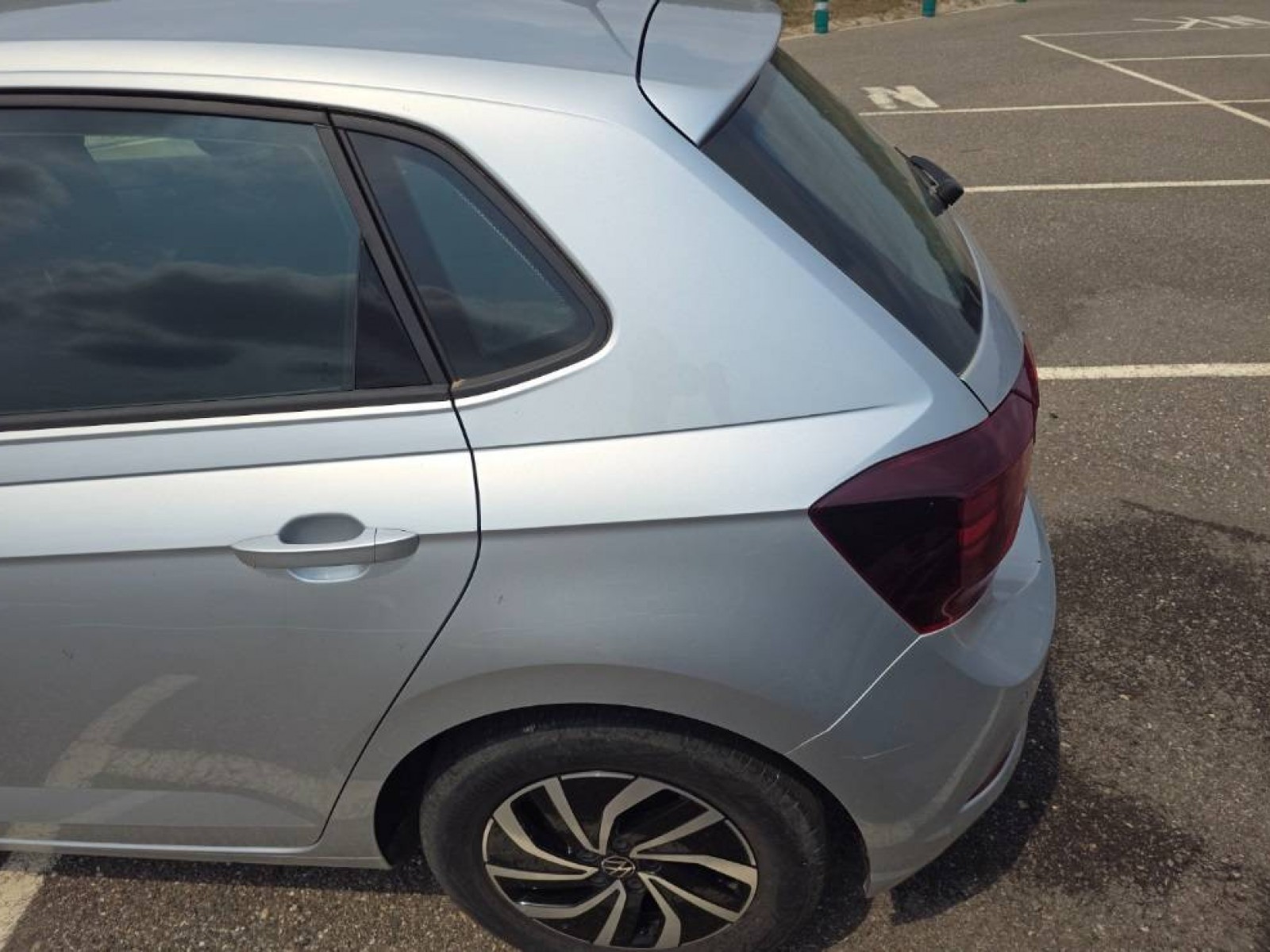 VOLKSWAGEN - POLO - #842796 - 33
