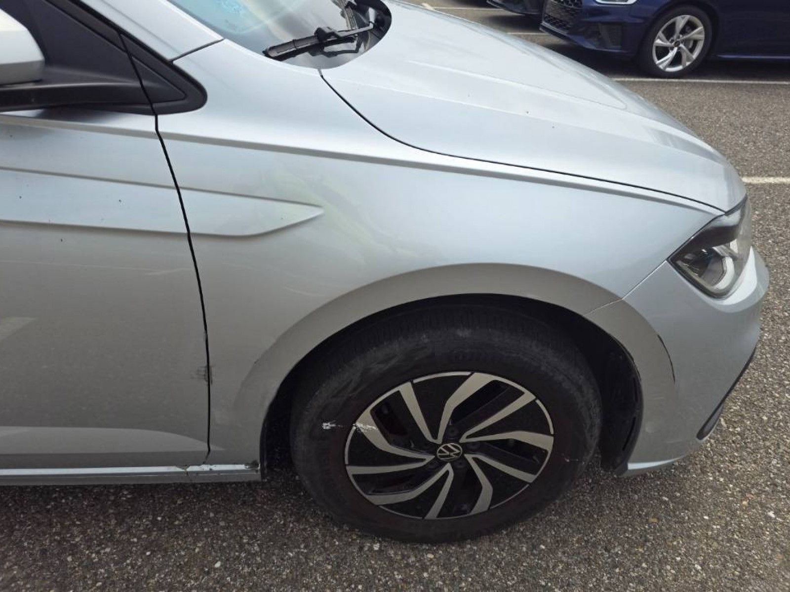 VOLKSWAGEN - POLO - #842796 - 25