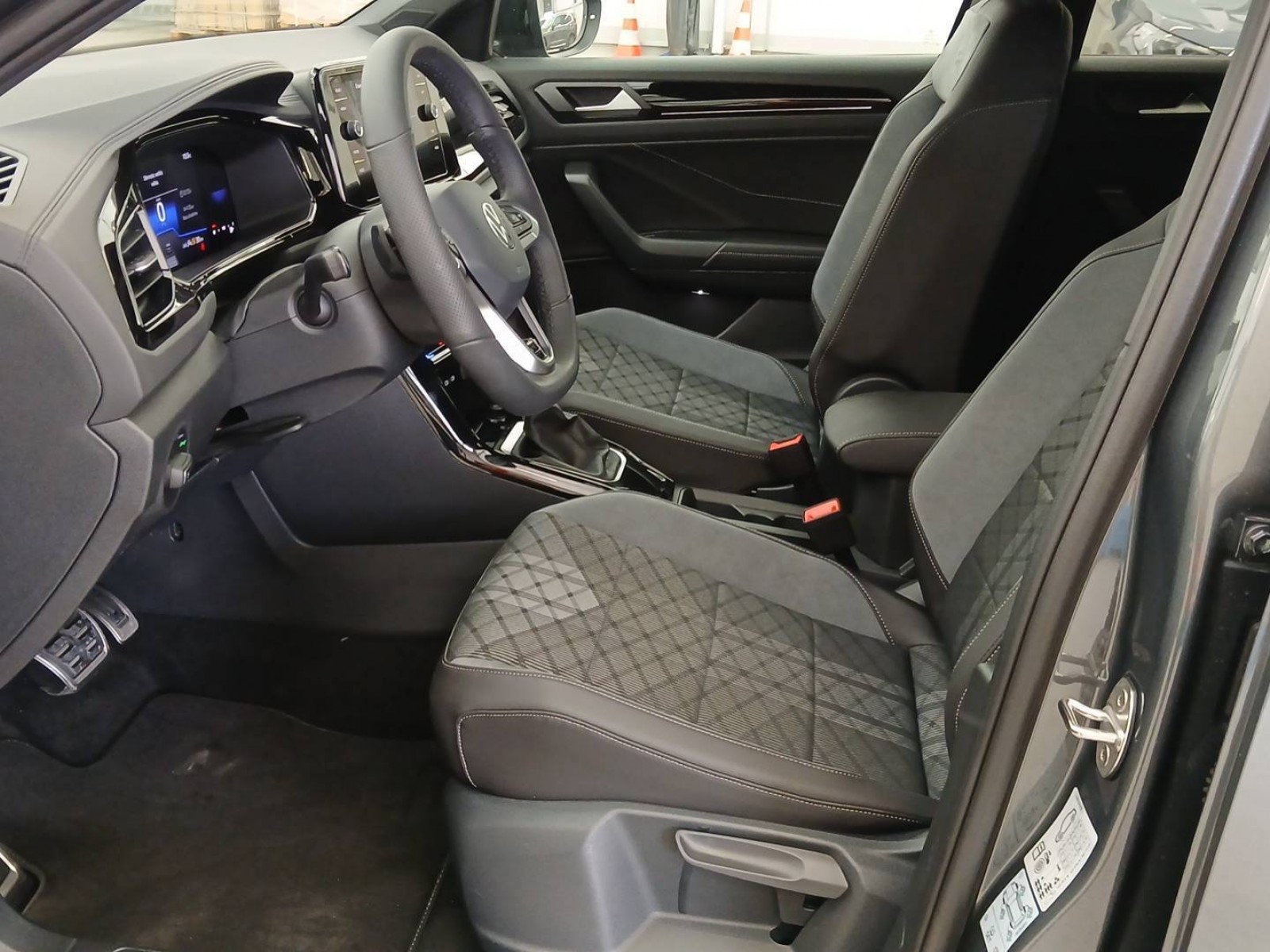 VOLKSWAGEN - T-ROC - #837752 - 7