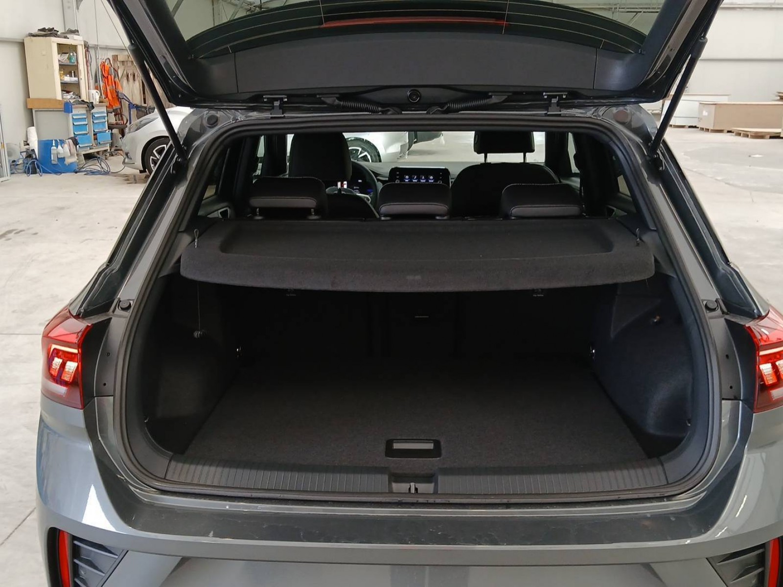 VOLKSWAGEN - T-ROC - #837752 - 12