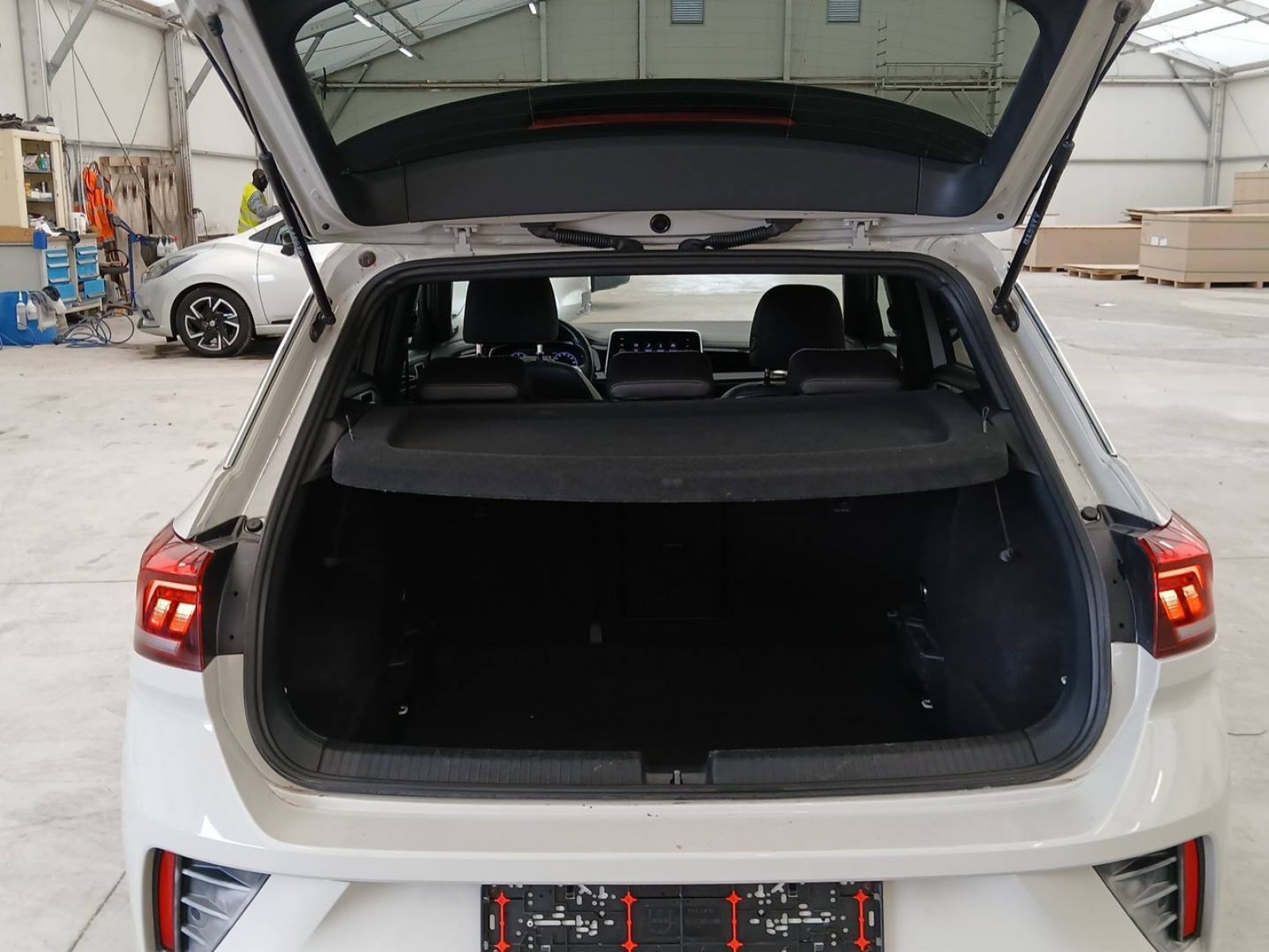 VOLKSWAGEN - T-ROC - #578281 - 12