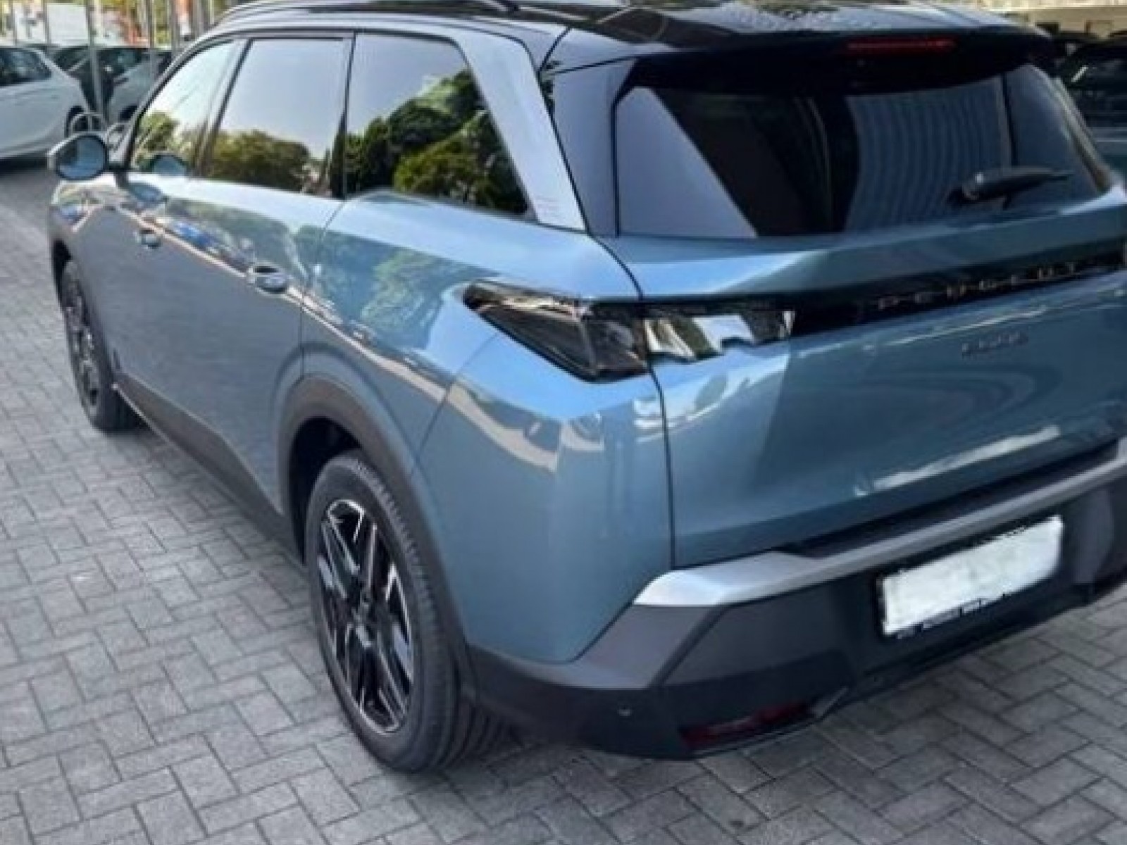 PEUGEOT - 5008 - #844036 - 23