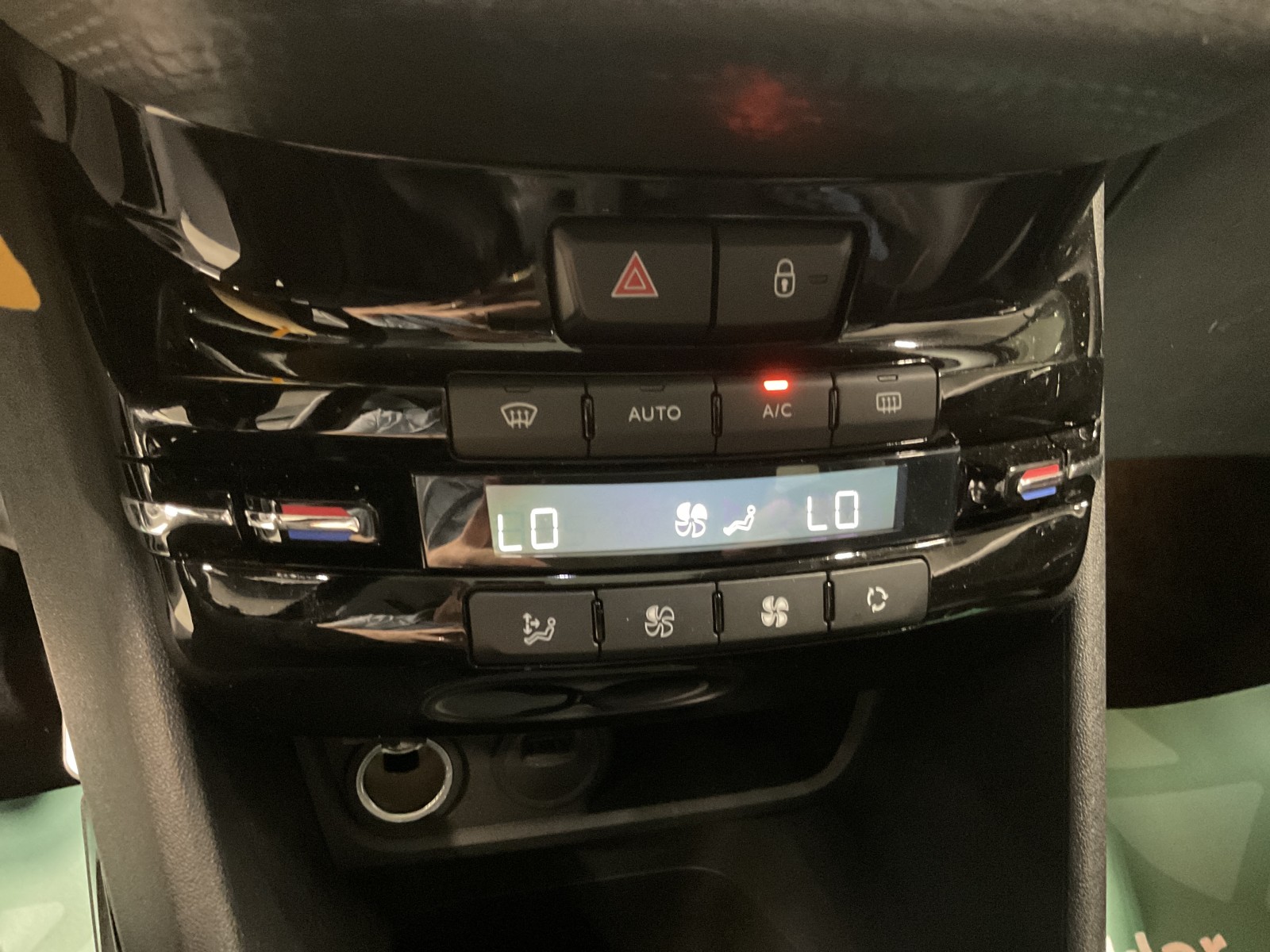 PEUGEOT - 2008 - #181767 - 21