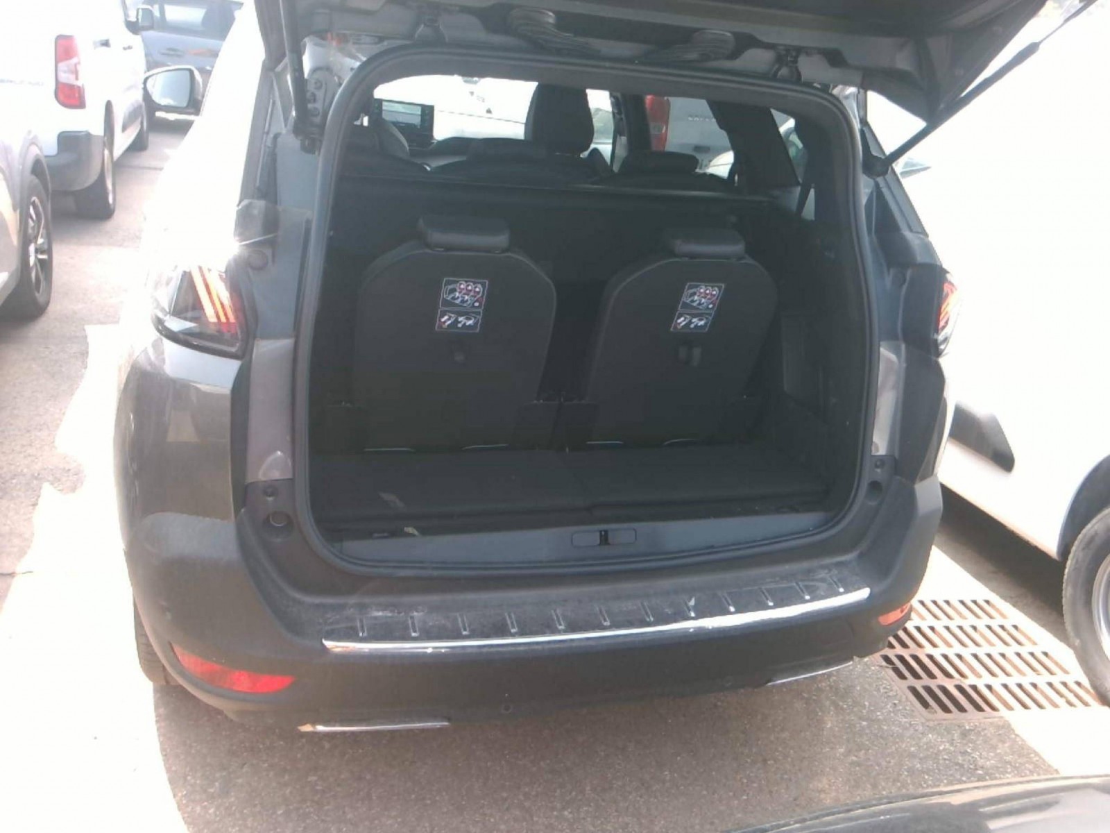 PEUGEOT - 5008 - #844029 - 7