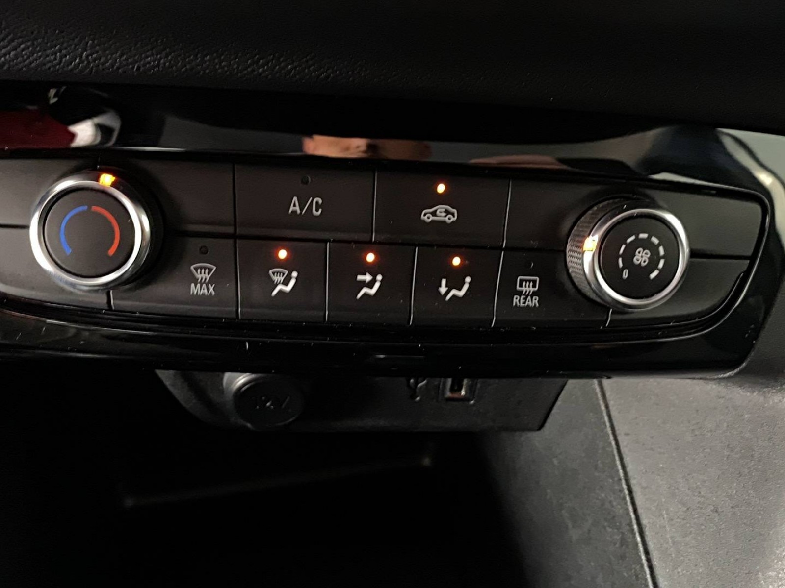 OPEL - CORSA - #818865 - 15