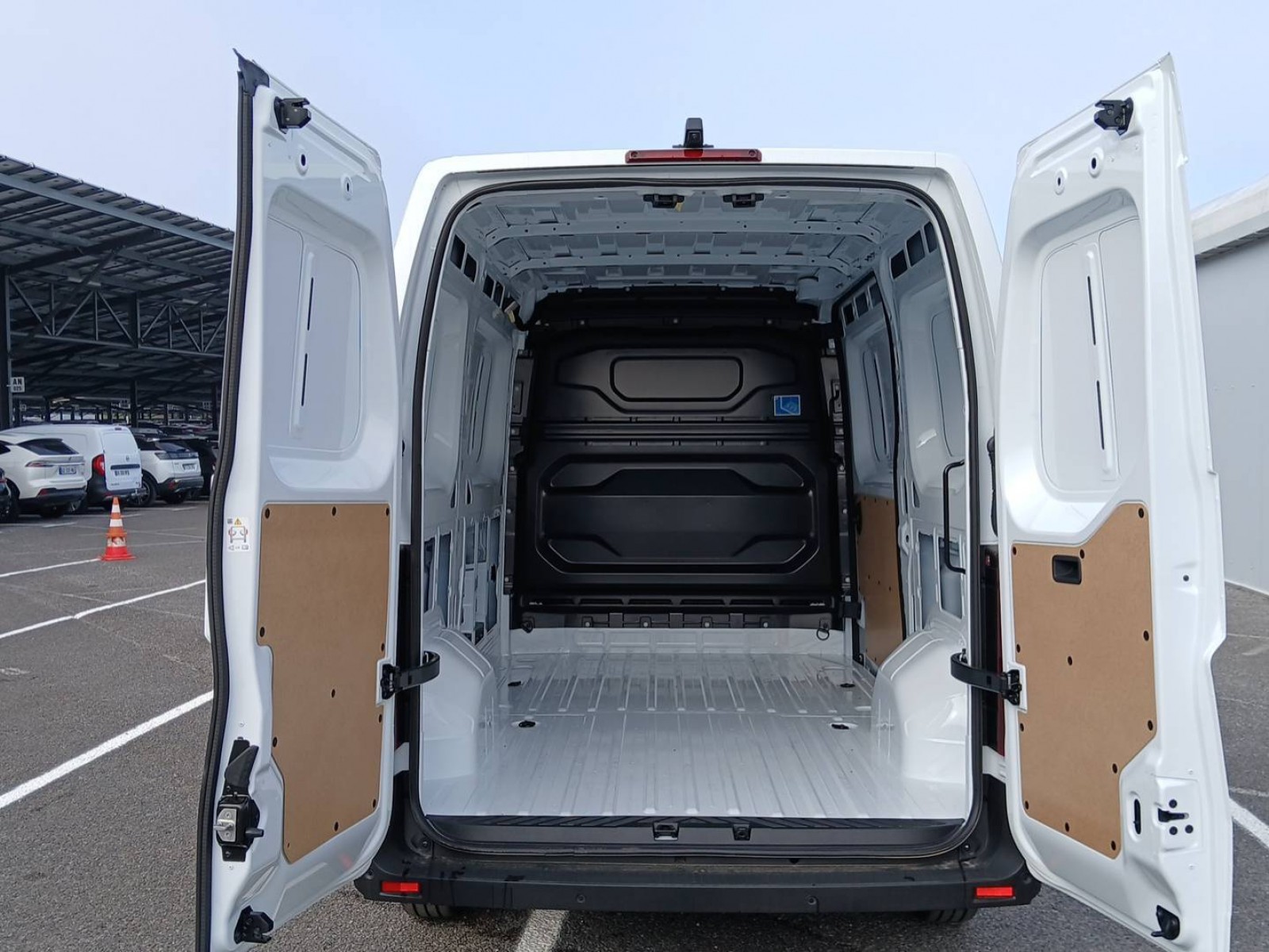 RENAULT - MASTER VAN - #841588 - 11