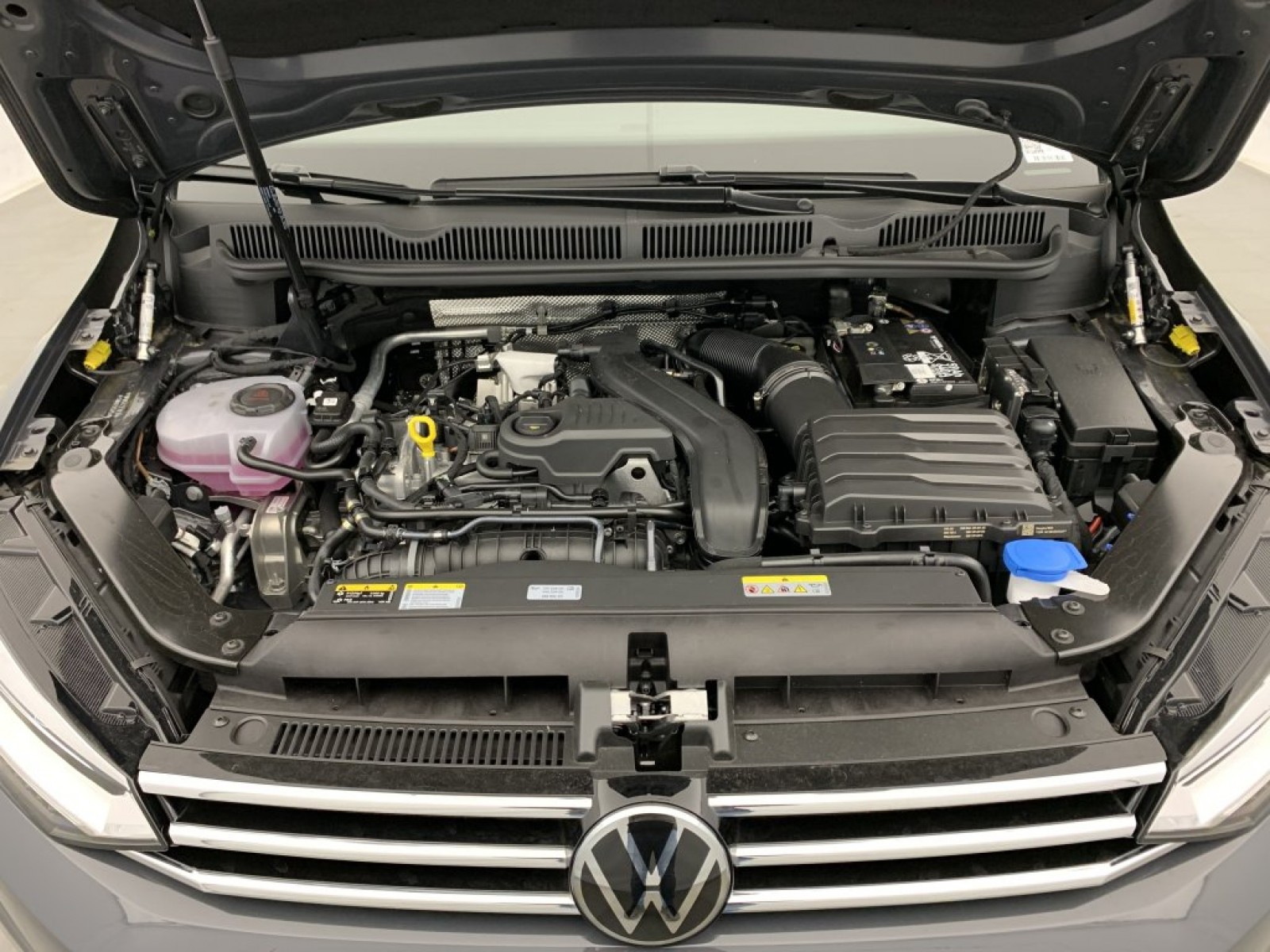 VOLKSWAGEN - Touran - #844834 - 30