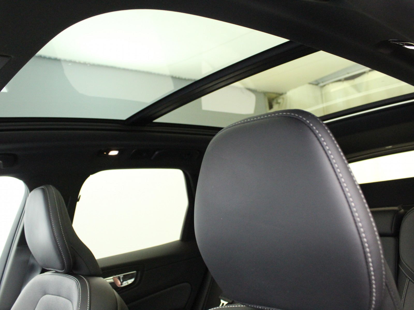 VOLVO - XC60 MY22 - #174945 - 14