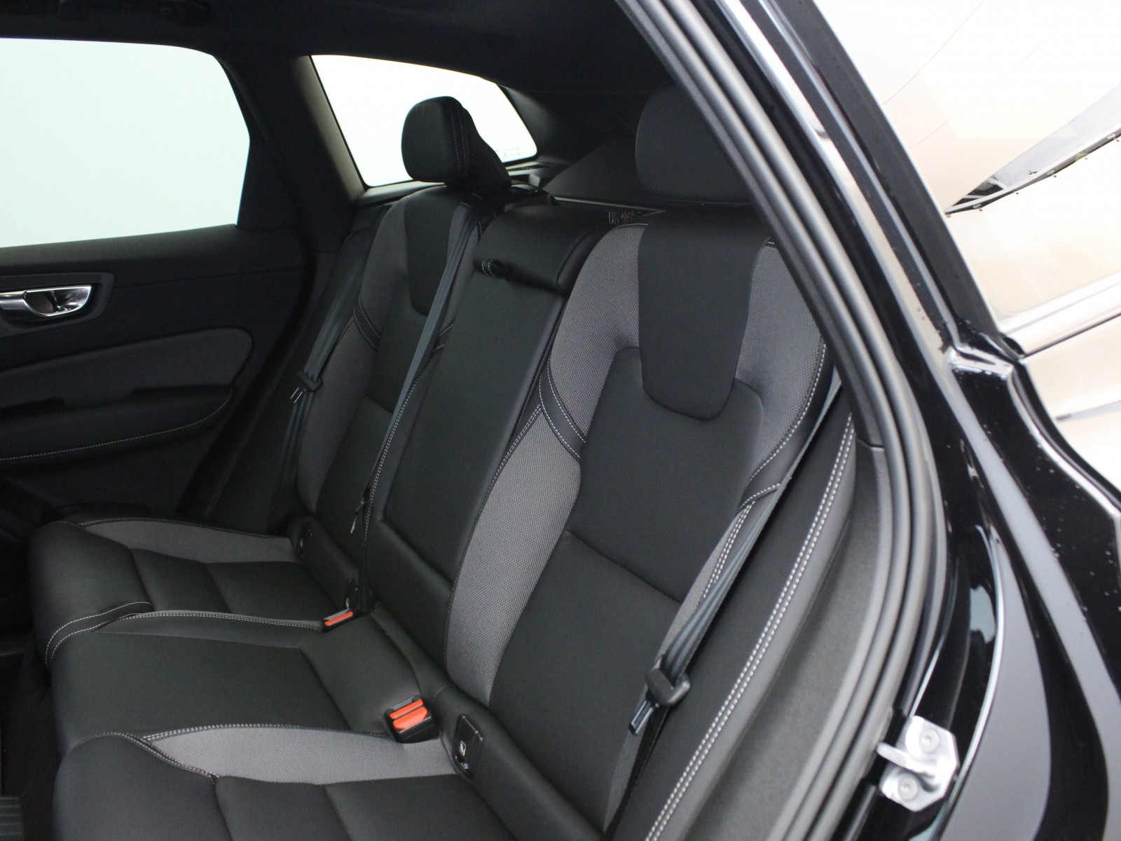 VOLVO - XC60 MY22 - #174945 - 8