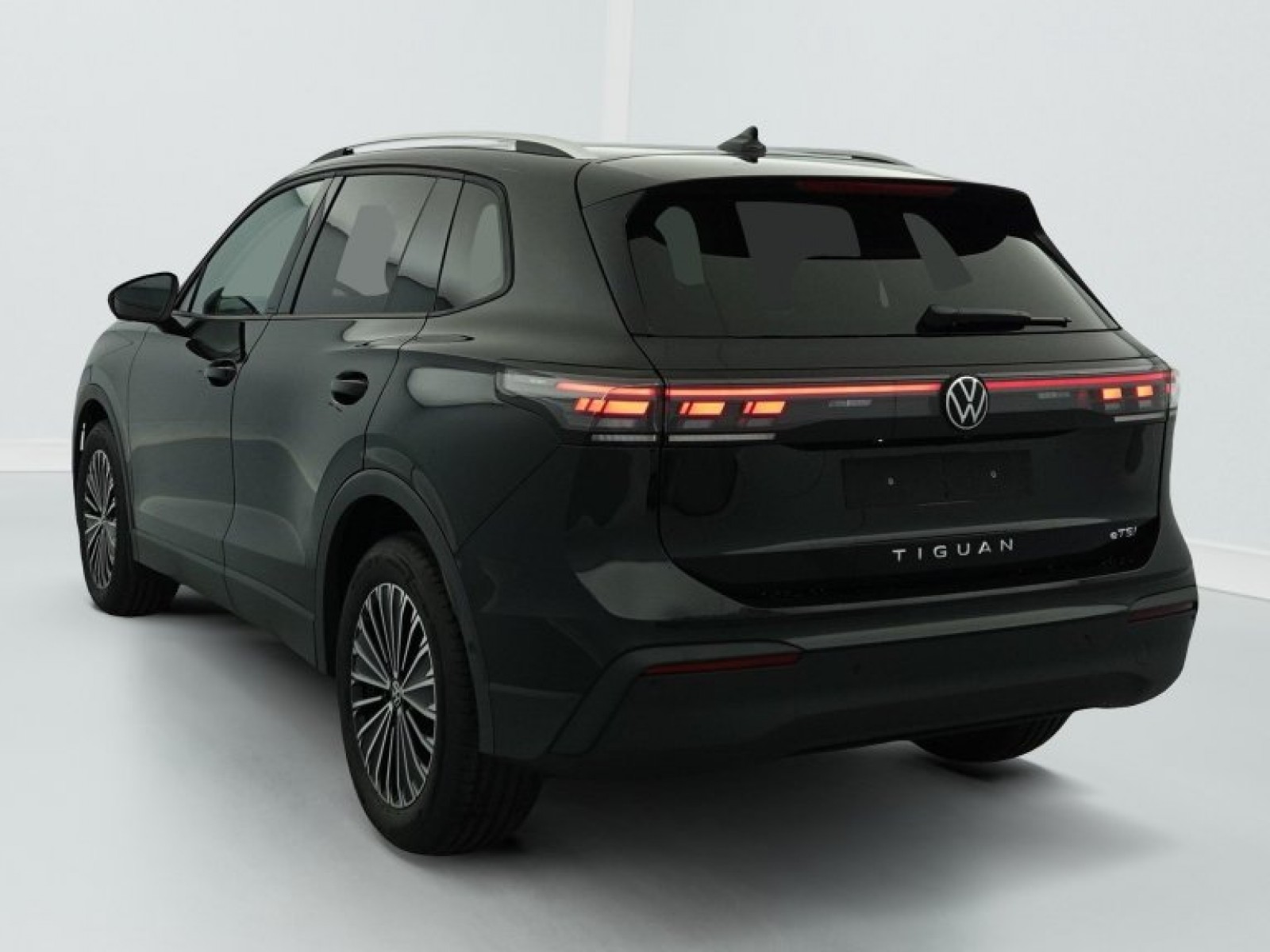 VOLKSWAGEN - TIGUAN NOUVEAU - #845907 - 4