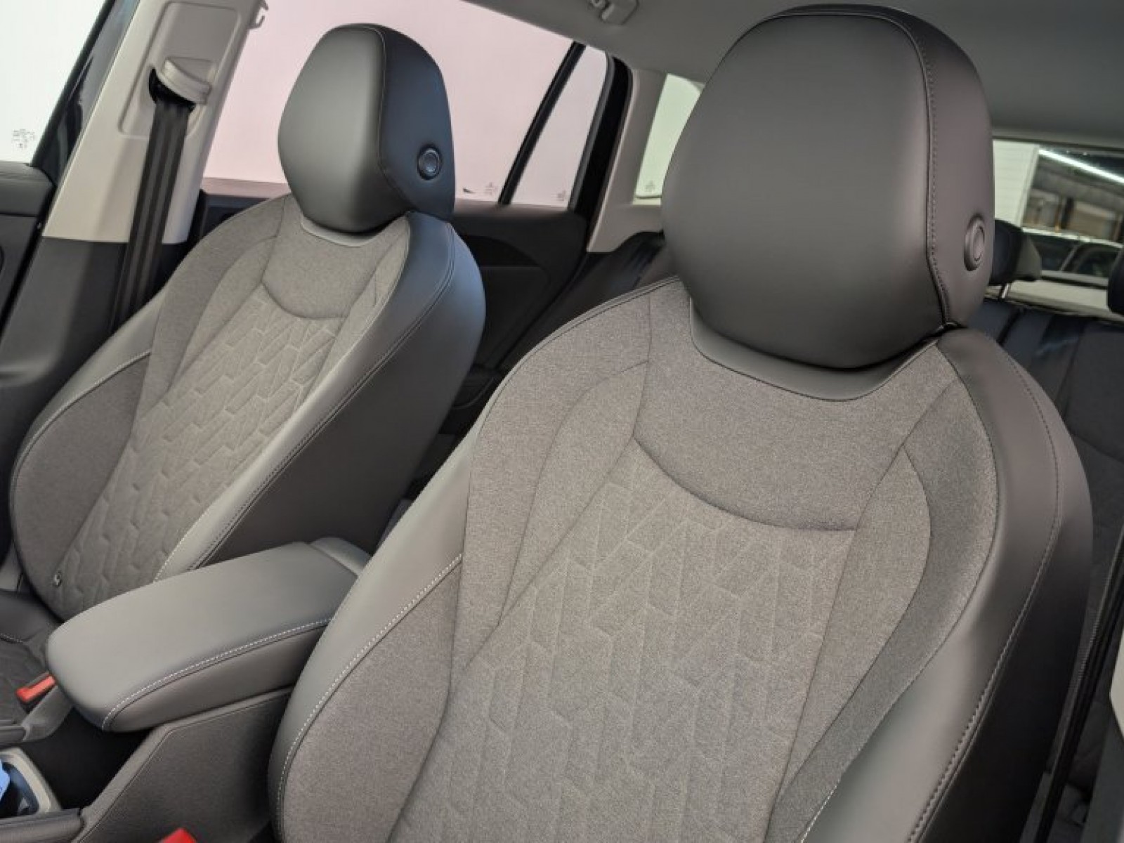 VOLKSWAGEN - TIGUAN NOUVEAU - #845907 - 15