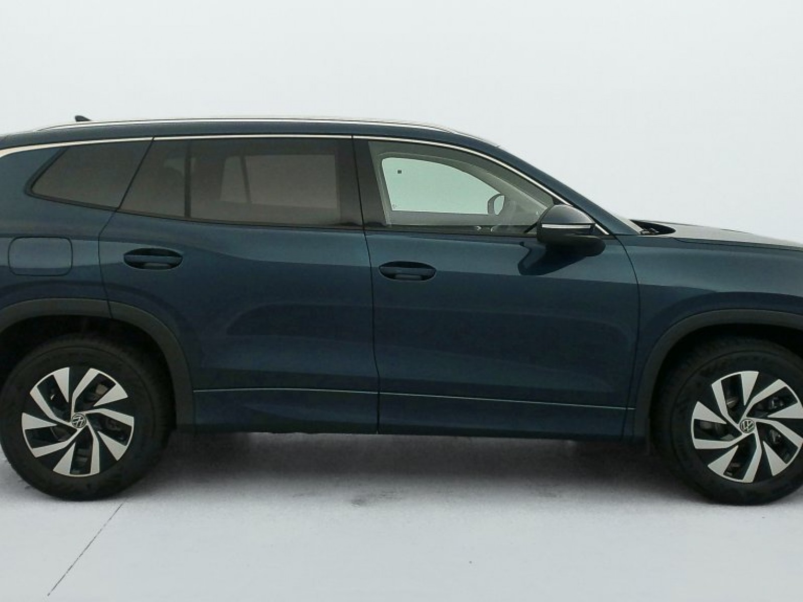 VOLKSWAGEN - Tayron - #842928 - 17