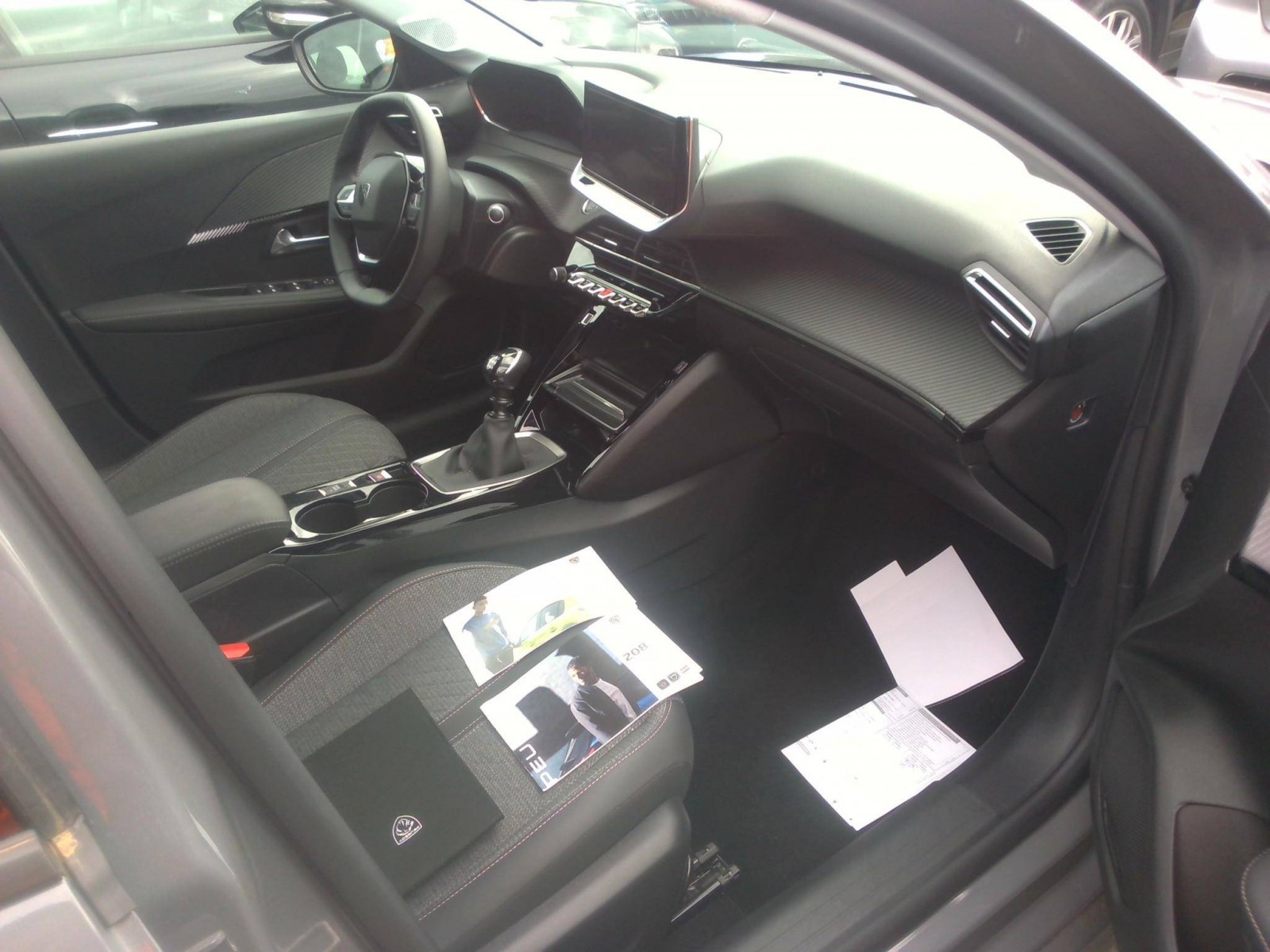 PEUGEOT - 208 - #845964 - 2