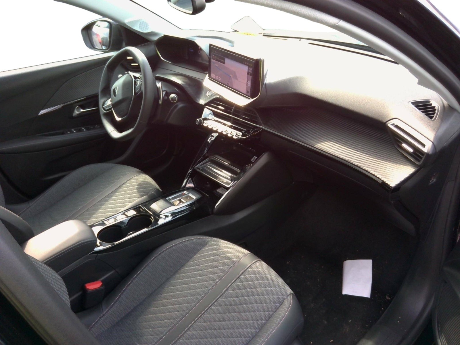 PEUGEOT - 208 - #845943 - 2