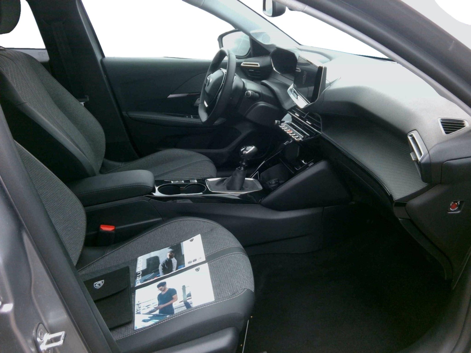 PEUGEOT - 208 - #845961 - 3