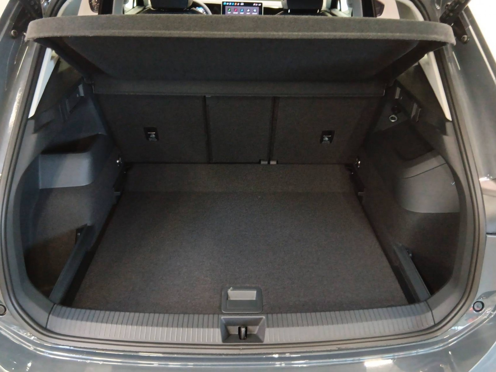 VOLKSWAGEN - TIGUAN - #843606 - 11