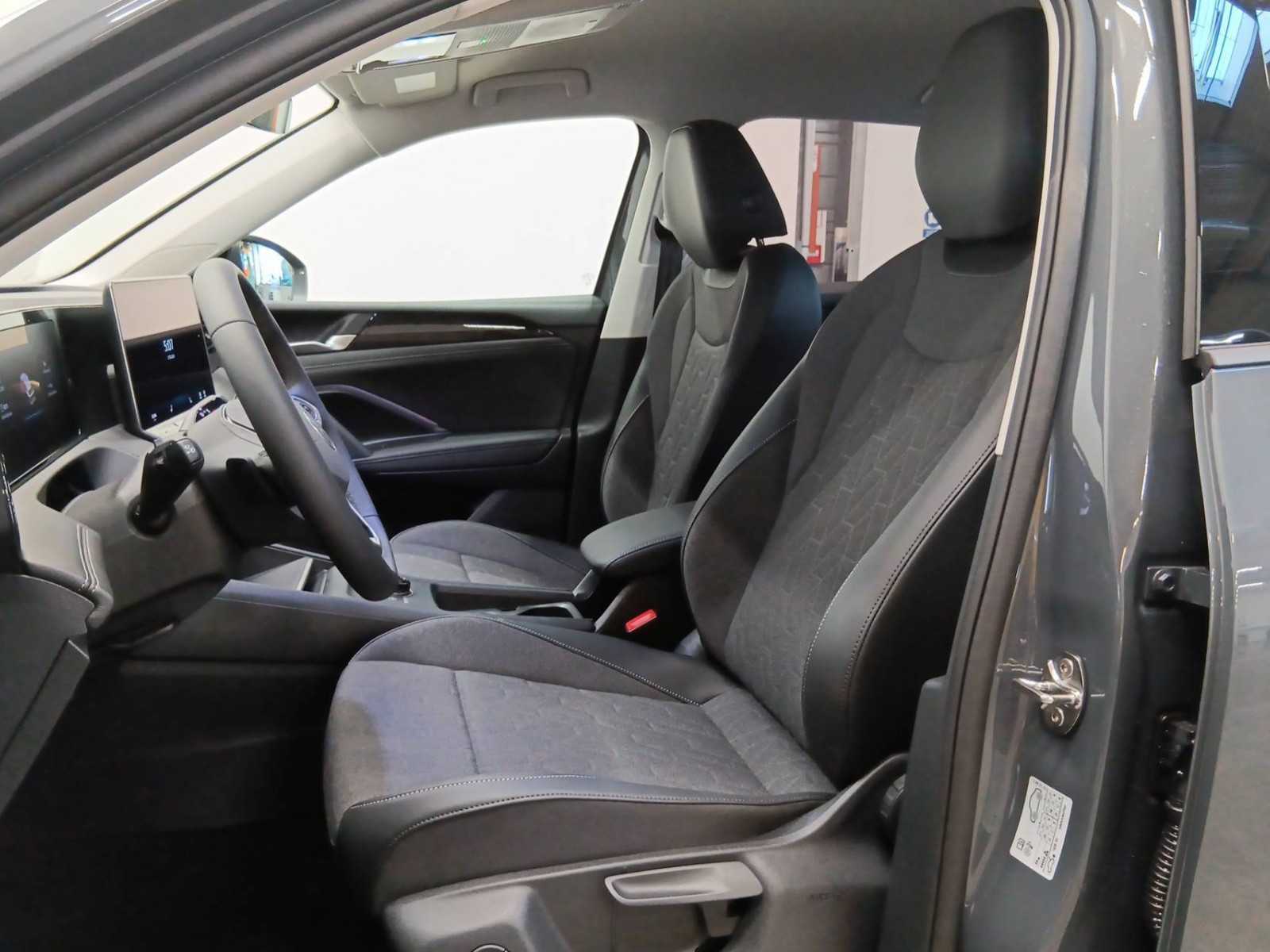 VOLKSWAGEN - TIGUAN - #843608 - 7