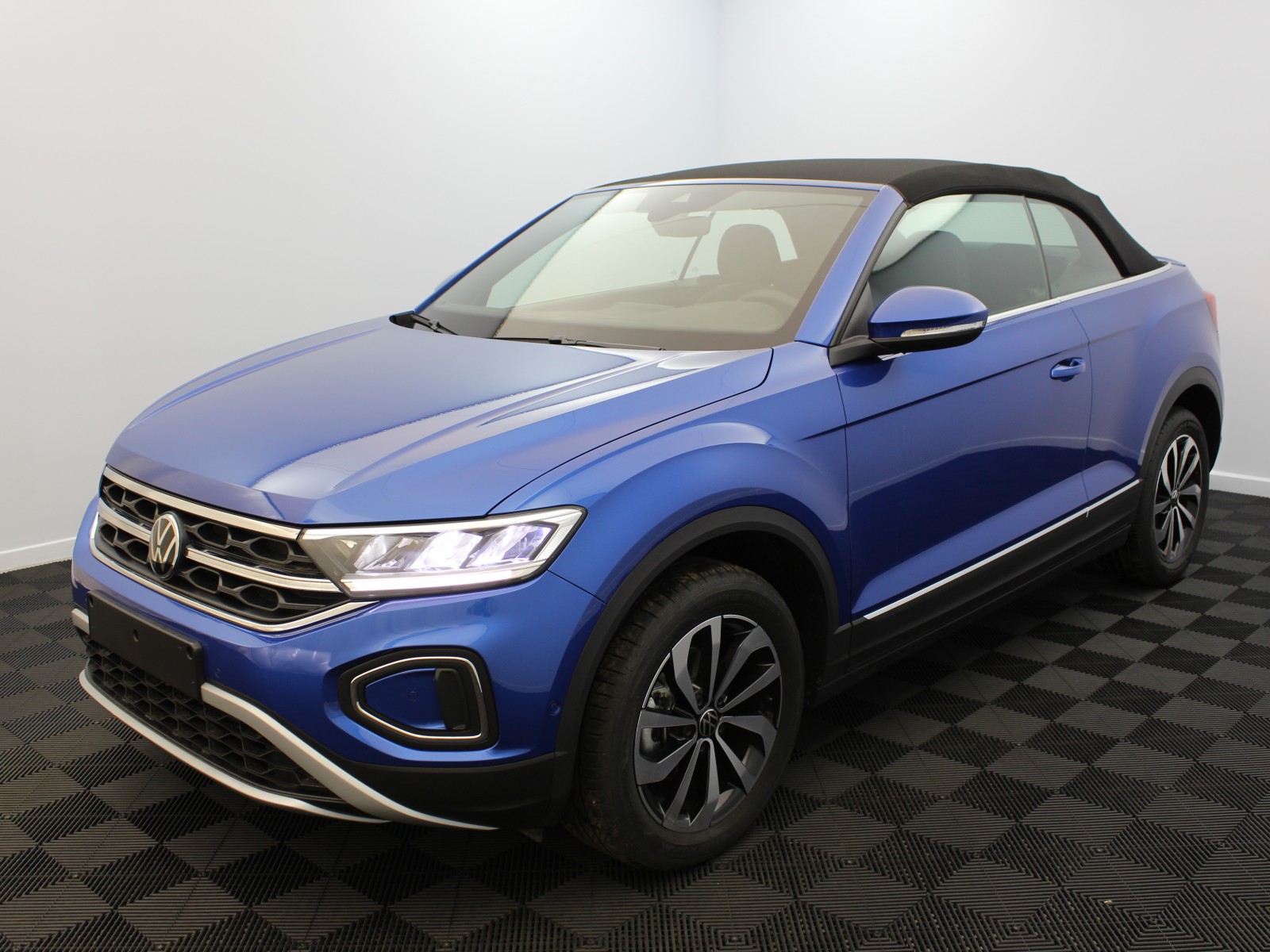 VOLKSWAGEN - T-ROC CABRIOLET - #181632 - 0