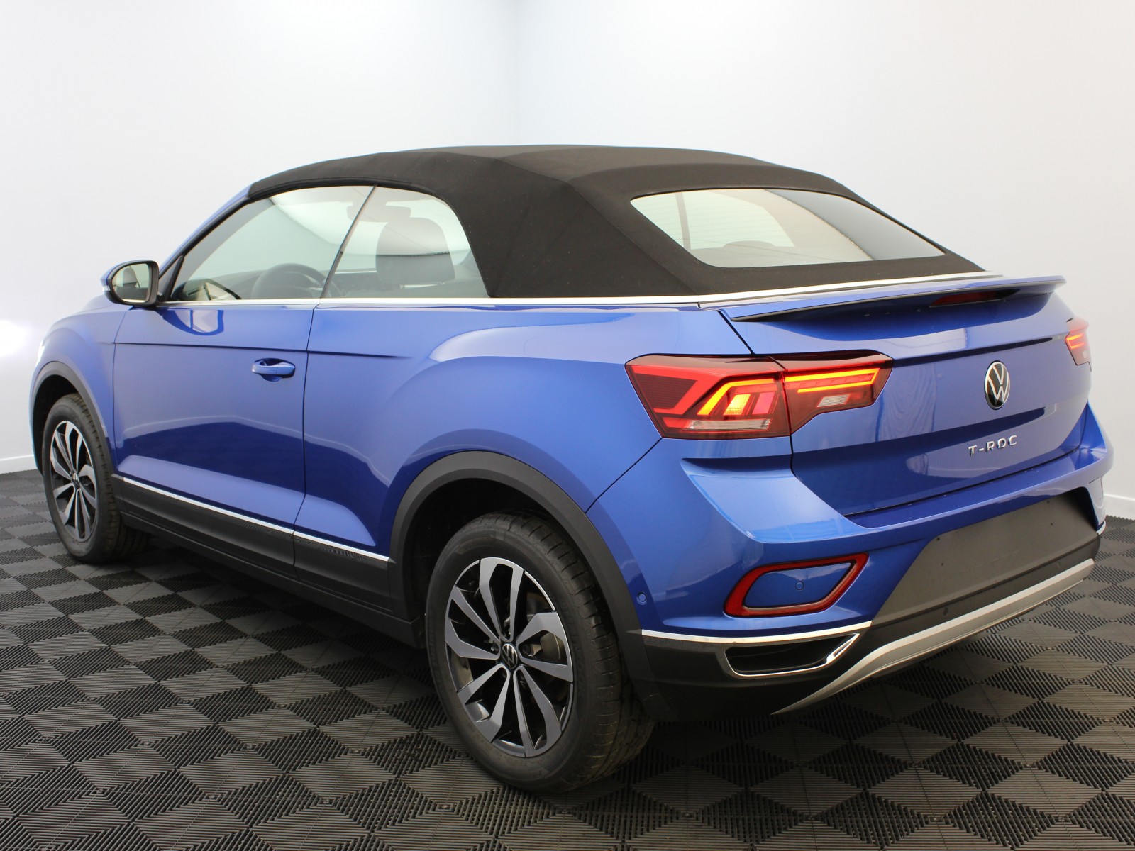 VOLKSWAGEN - T-ROC CABRIOLET - #181632 - 5