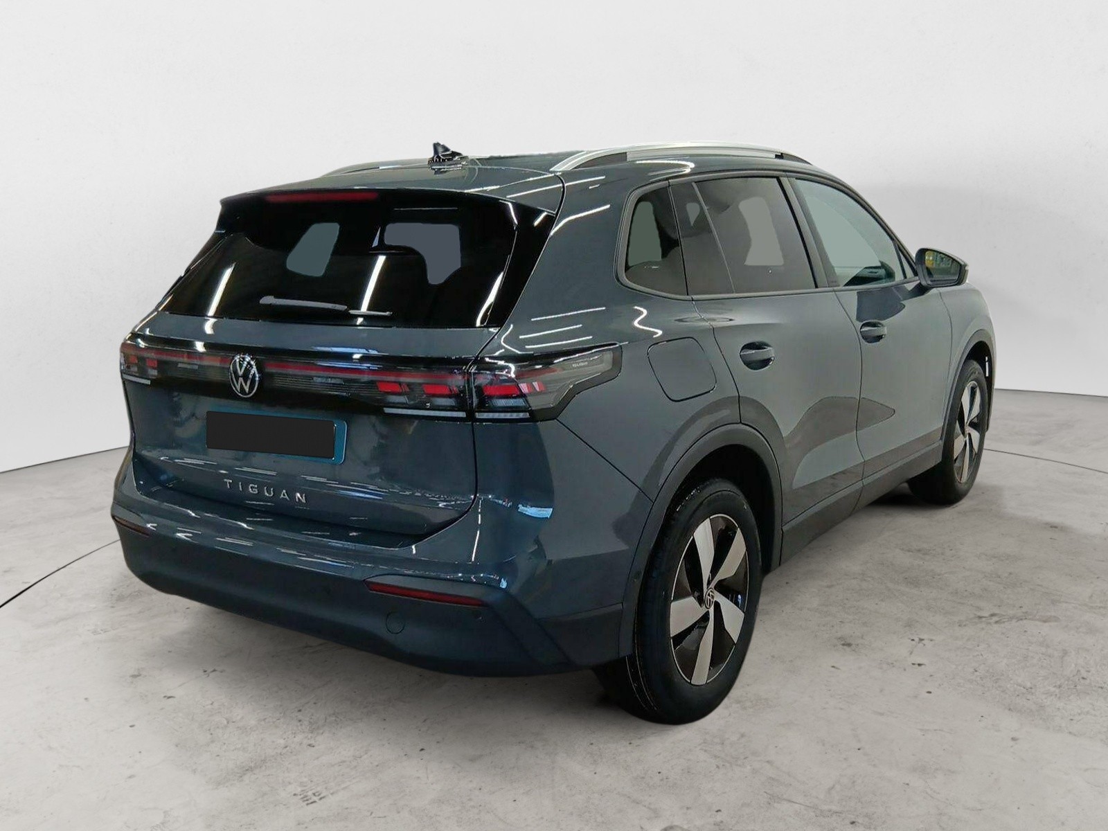 VOLKSWAGEN - TIGUAN - #843607 - 3