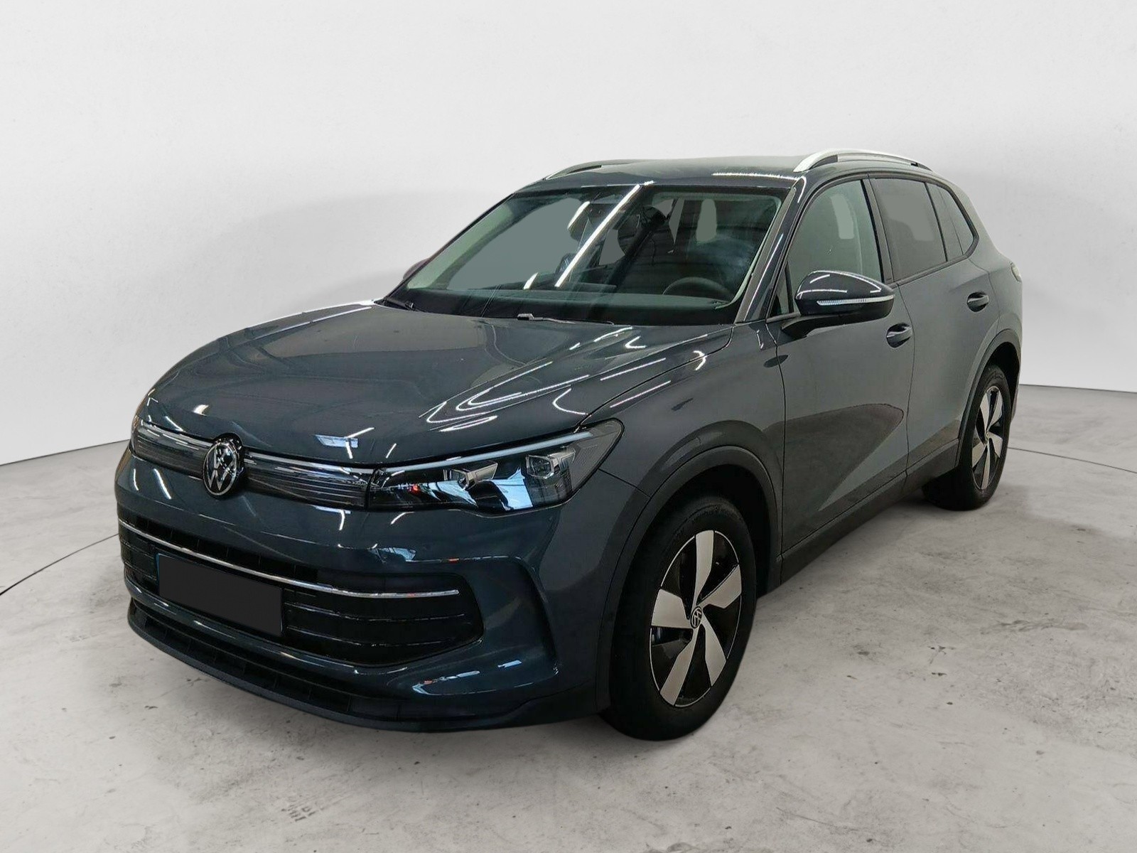 VOLKSWAGEN - TIGUAN - #843608 - 0