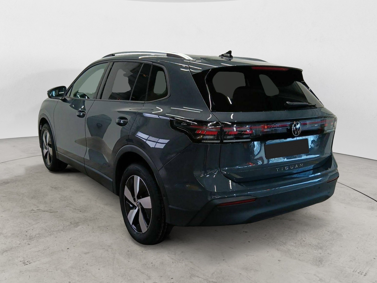 VOLKSWAGEN - TIGUAN - #843608 - 2