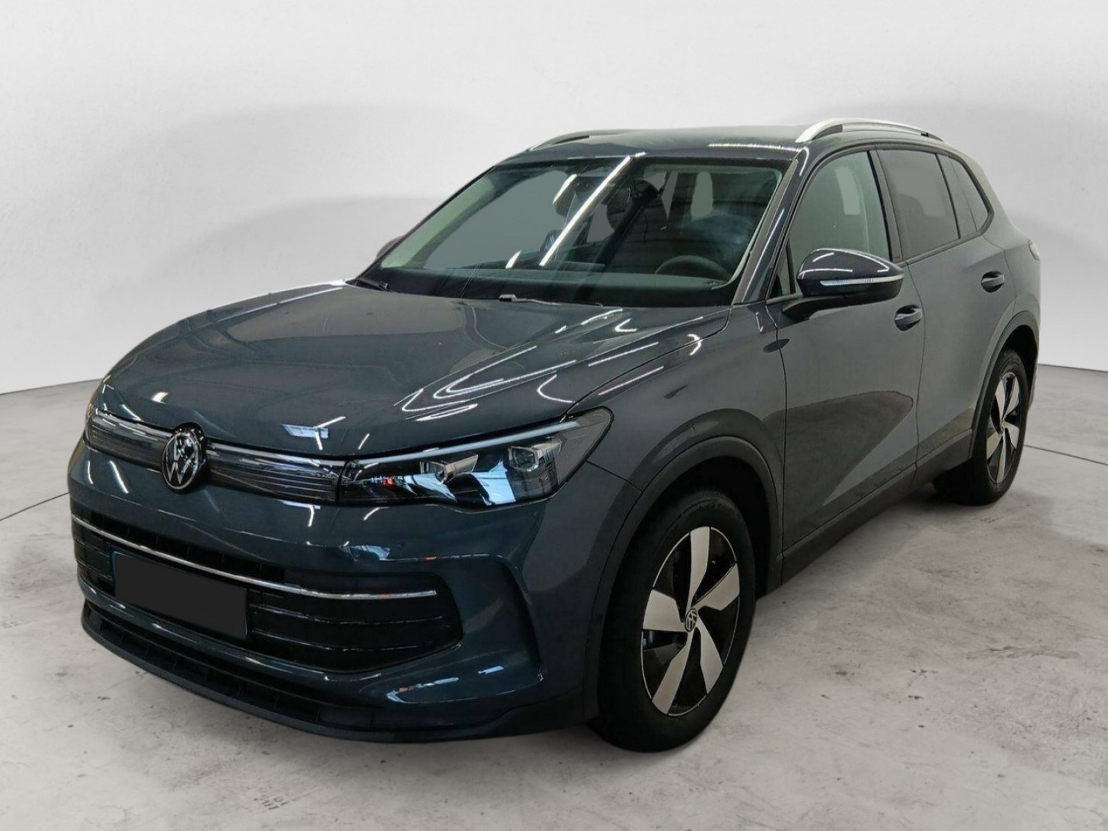 VOLKSWAGEN - TIGUAN - #843612 - 12