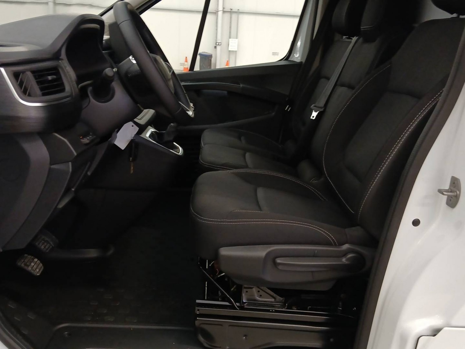 RENAULT - TRAFIC FOURGON - #841504 - 13