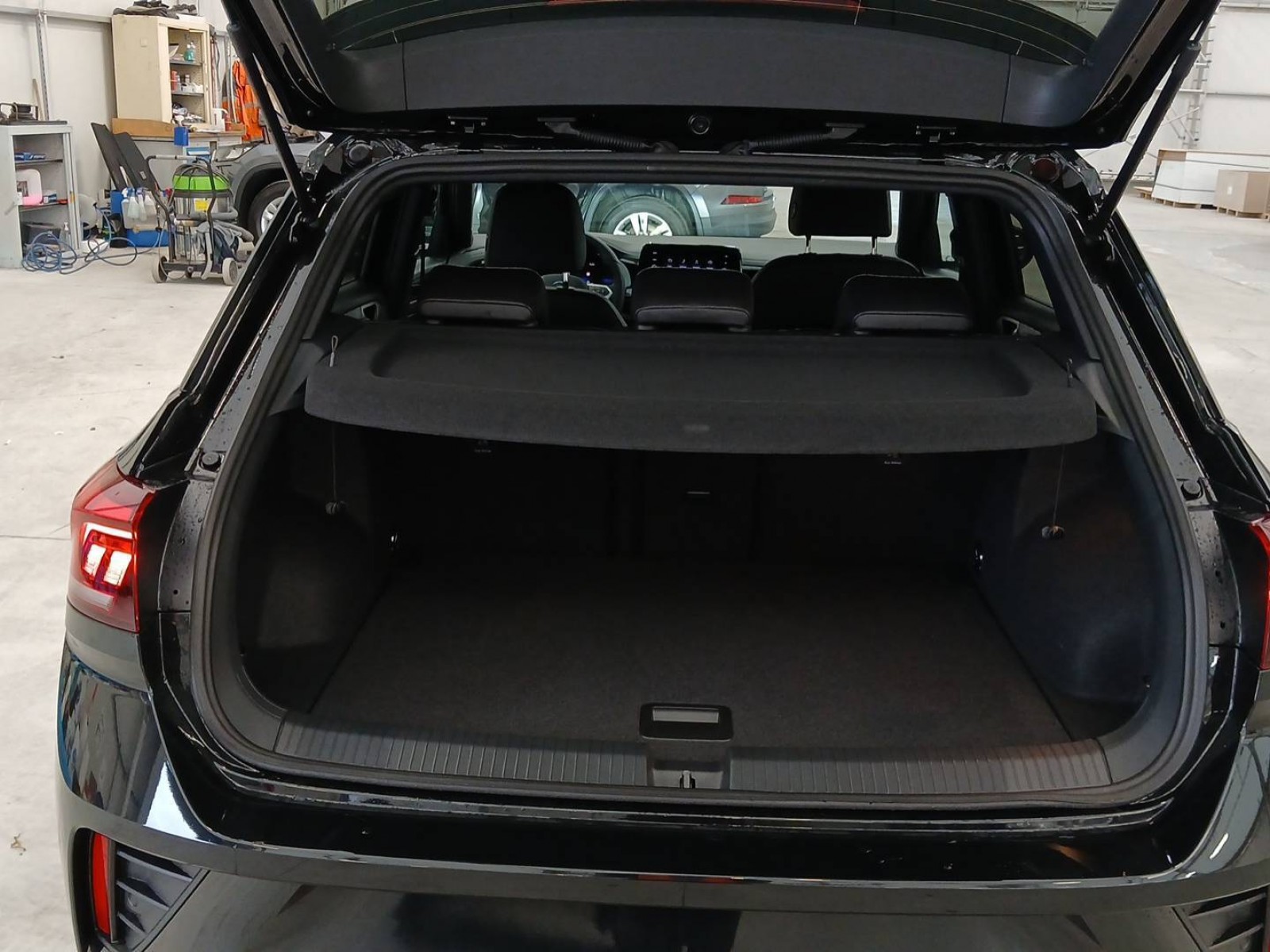 VOLKSWAGEN - T-ROC - #837755 - 5