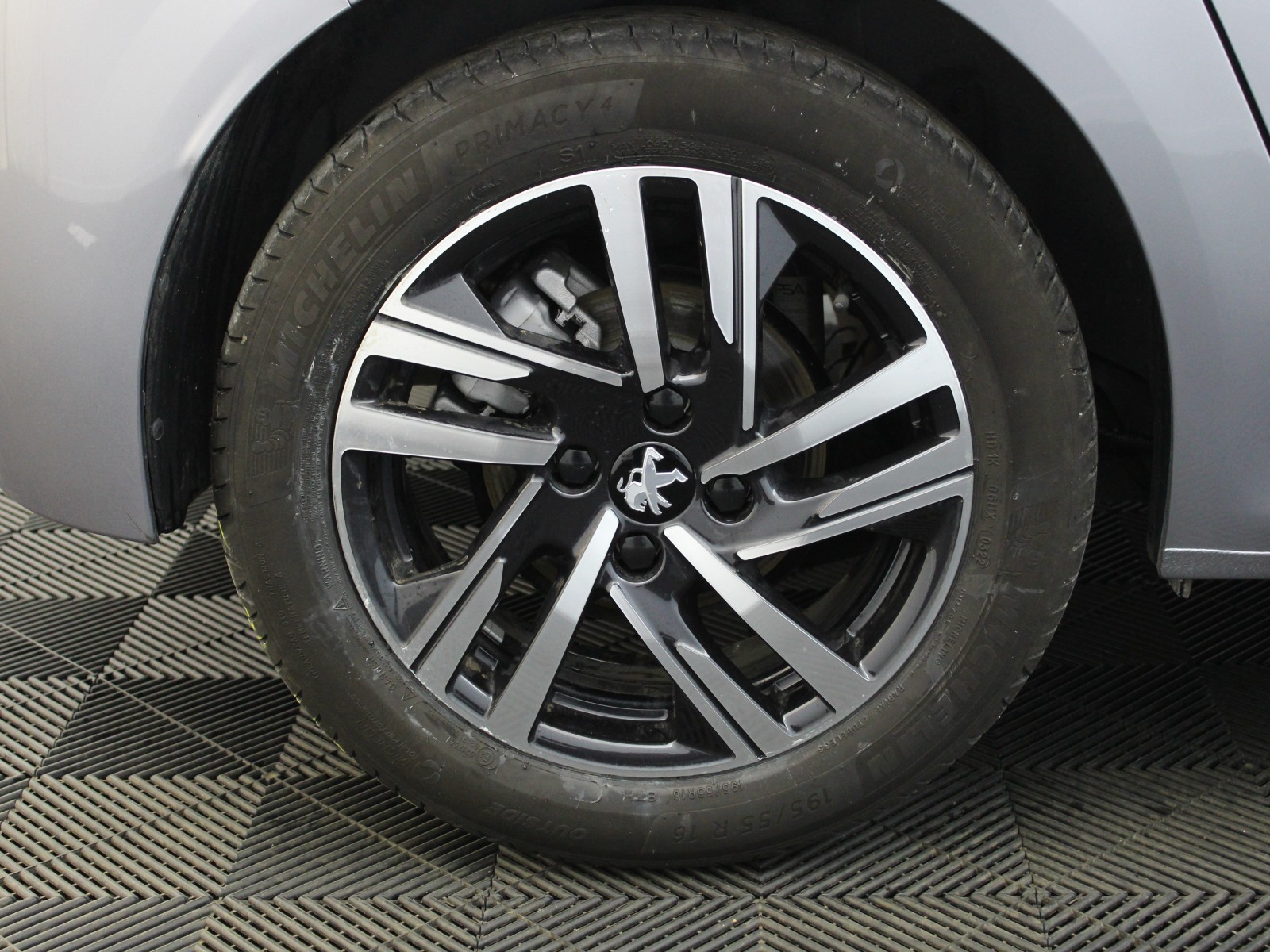 PEUGEOT - 208 - #181733 - 6