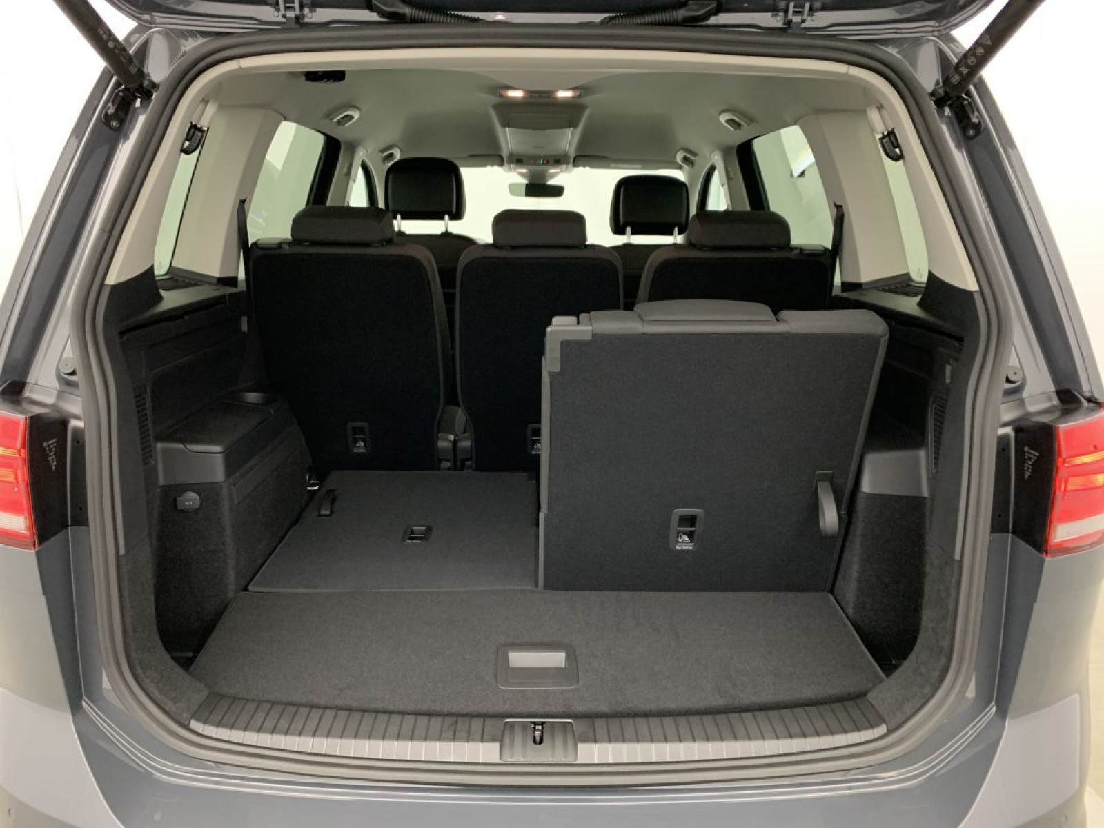 VOLKSWAGEN - Touran - #844834 - 14