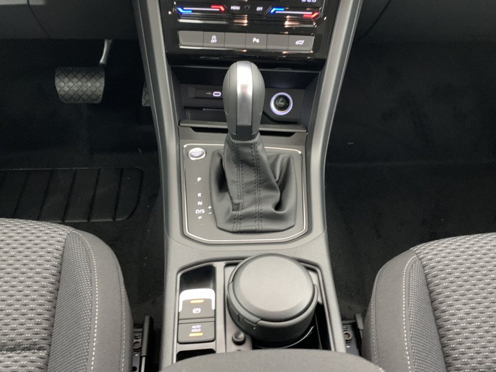VOLKSWAGEN - Touran - #844834 - 19