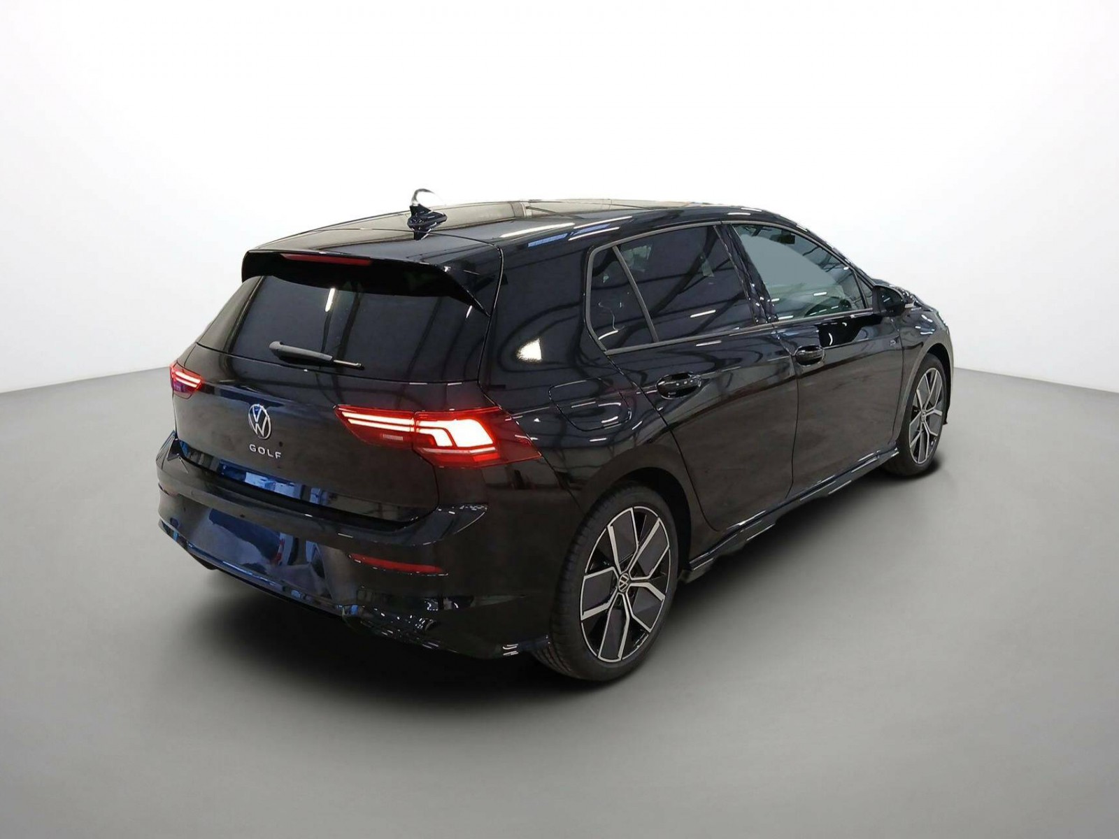 VOLKSWAGEN - GOLF - #625400 - 7