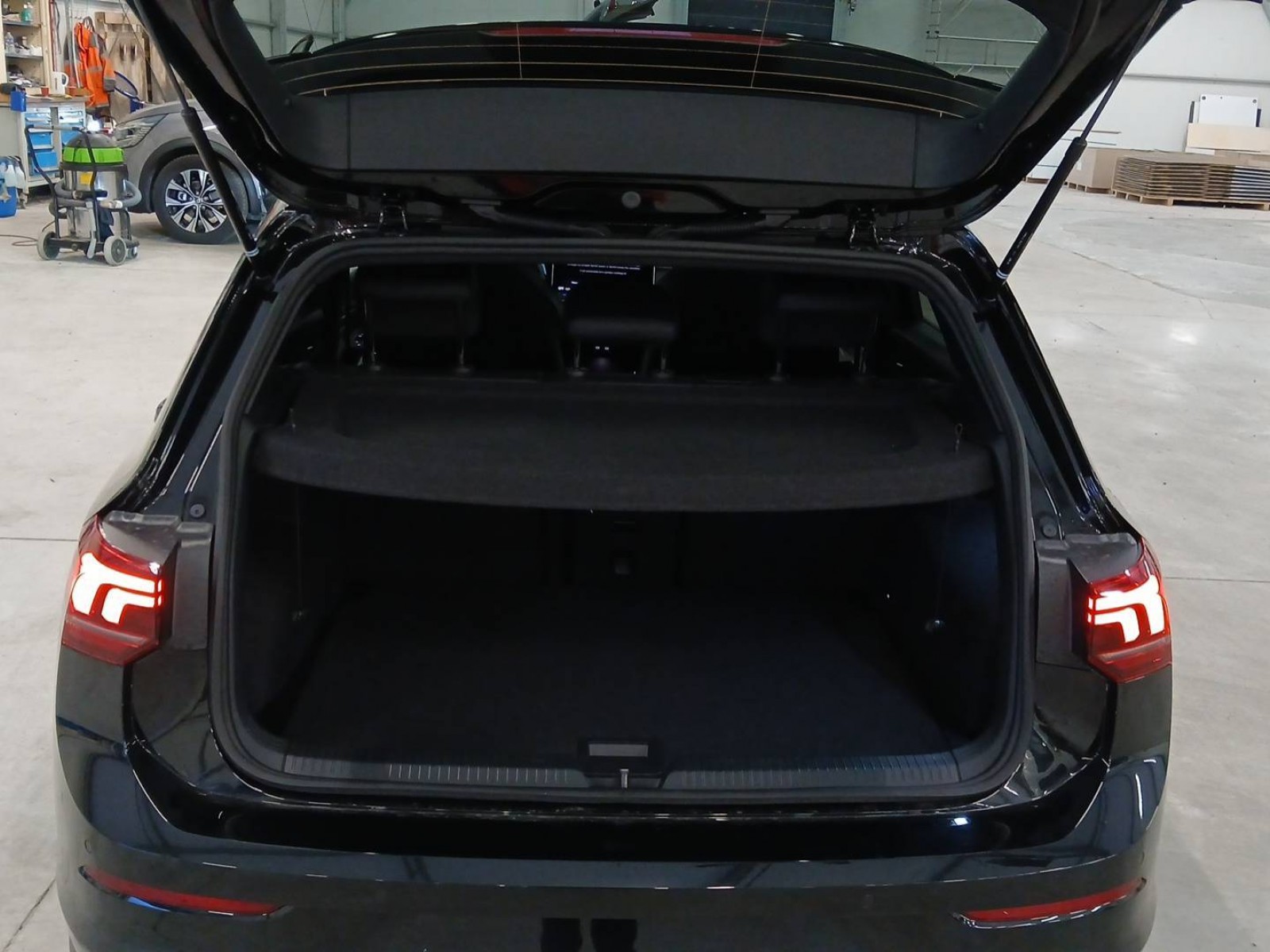 VOLKSWAGEN - GOLF - #625411 - 12