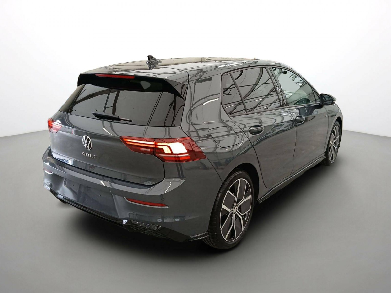 VOLKSWAGEN - GOLF - #625420 - 3